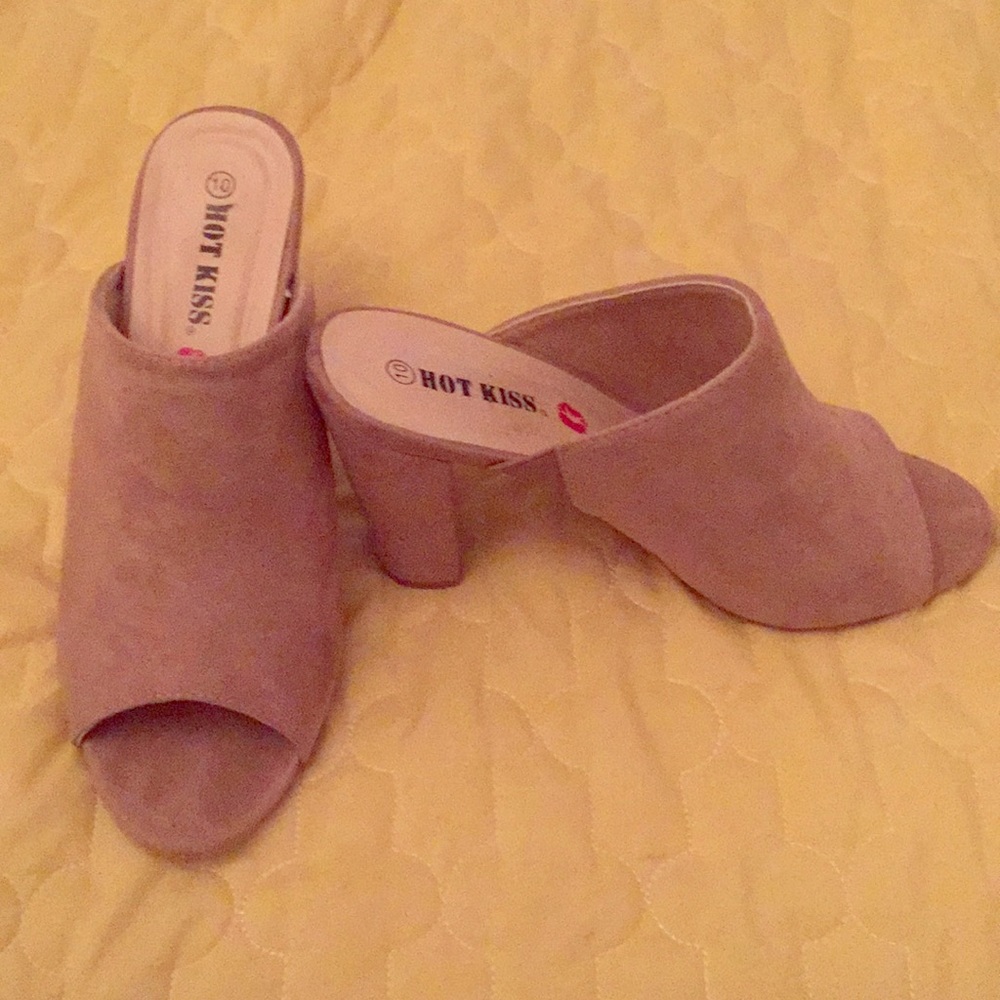 Hot Kiss size 10 mule heels